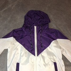 Hooded windbreaker jacket